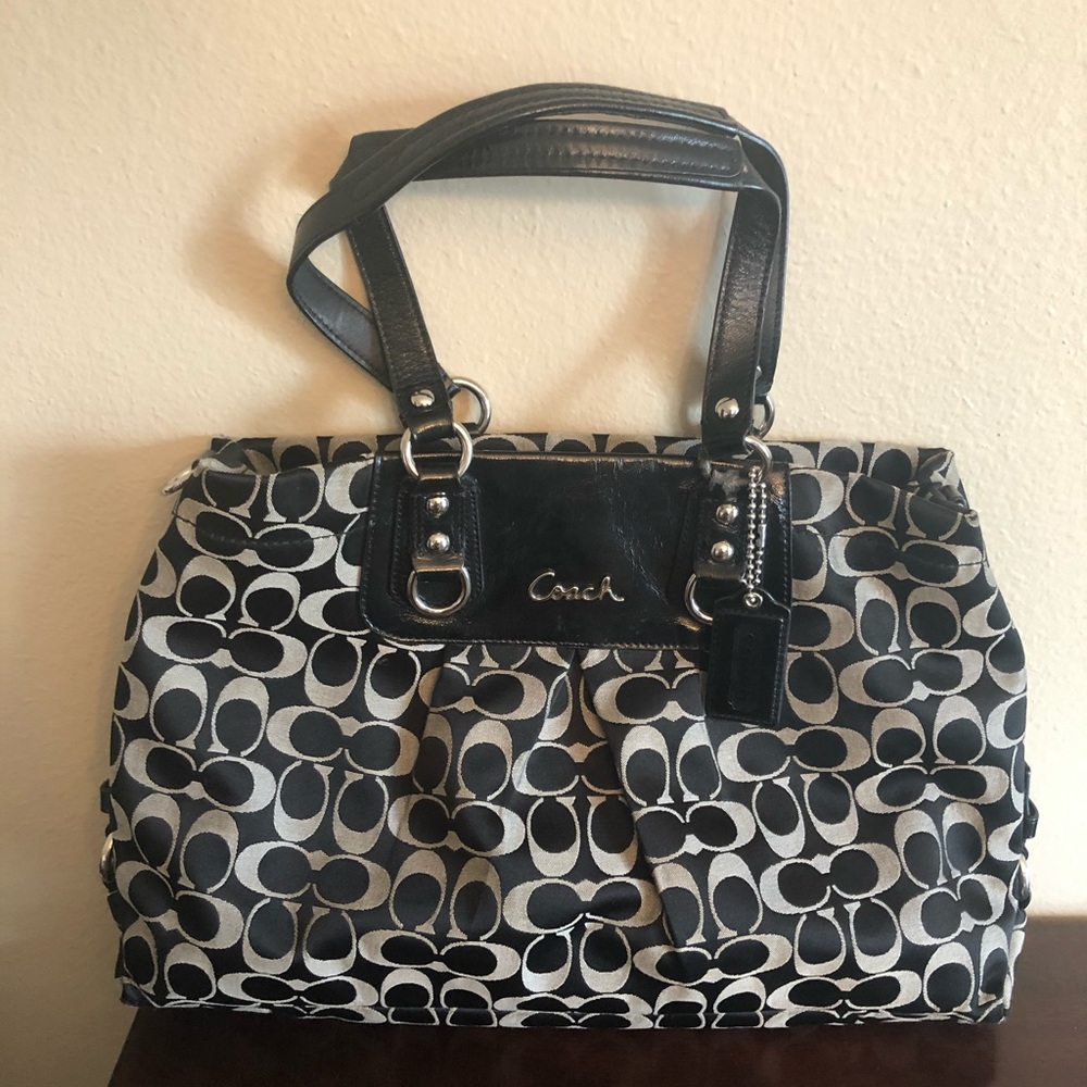Coach Ashley Signature Carryall Handbag Purse